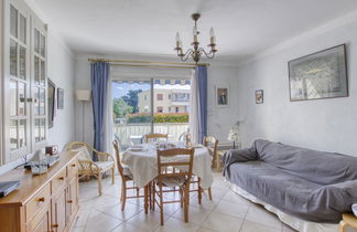 Photo 2 - 2 bedroom Apartment in Six-Fours-les-Plages with sea view