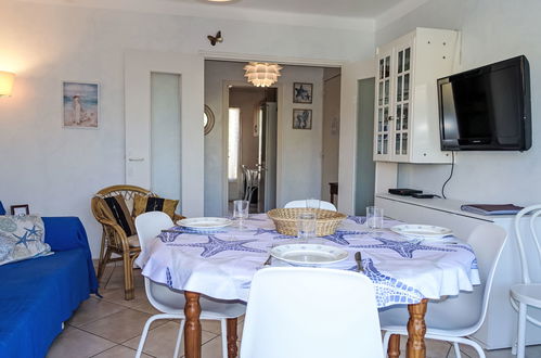 Photo 10 - 2 bedroom Apartment in Six-Fours-les-Plages