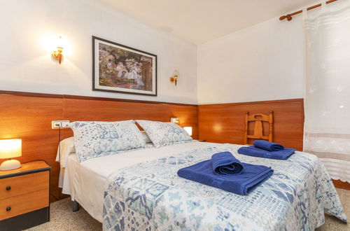 Photo 10 - 3 bedroom House in Tossa de Mar with private pool and garden