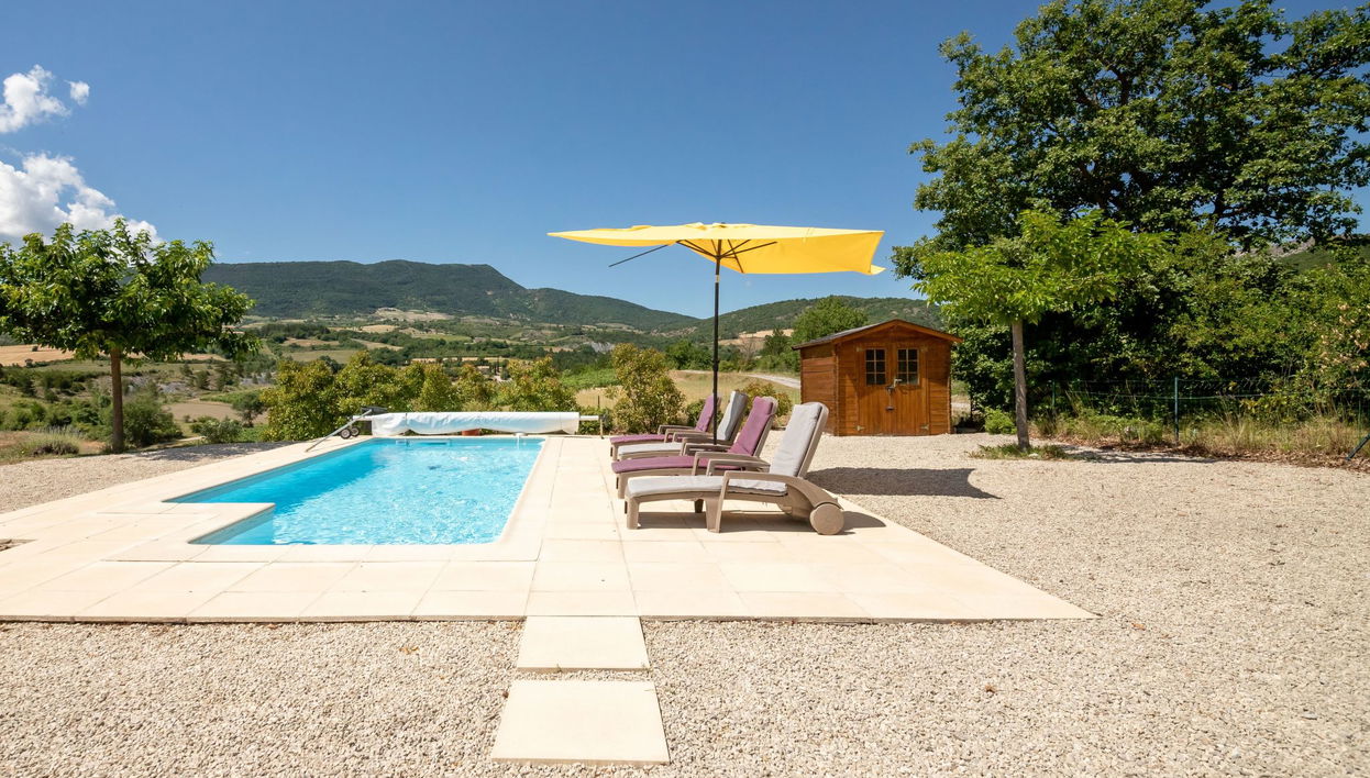 Casa de 4 quartos em Sainte-Jalle com piscina privada e jardim - Foto 1
