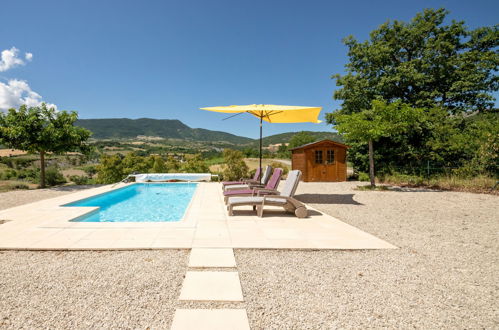 Foto 1 - Casa con 3 camere da letto a Sainte-Jalle con piscina privata e terrazza