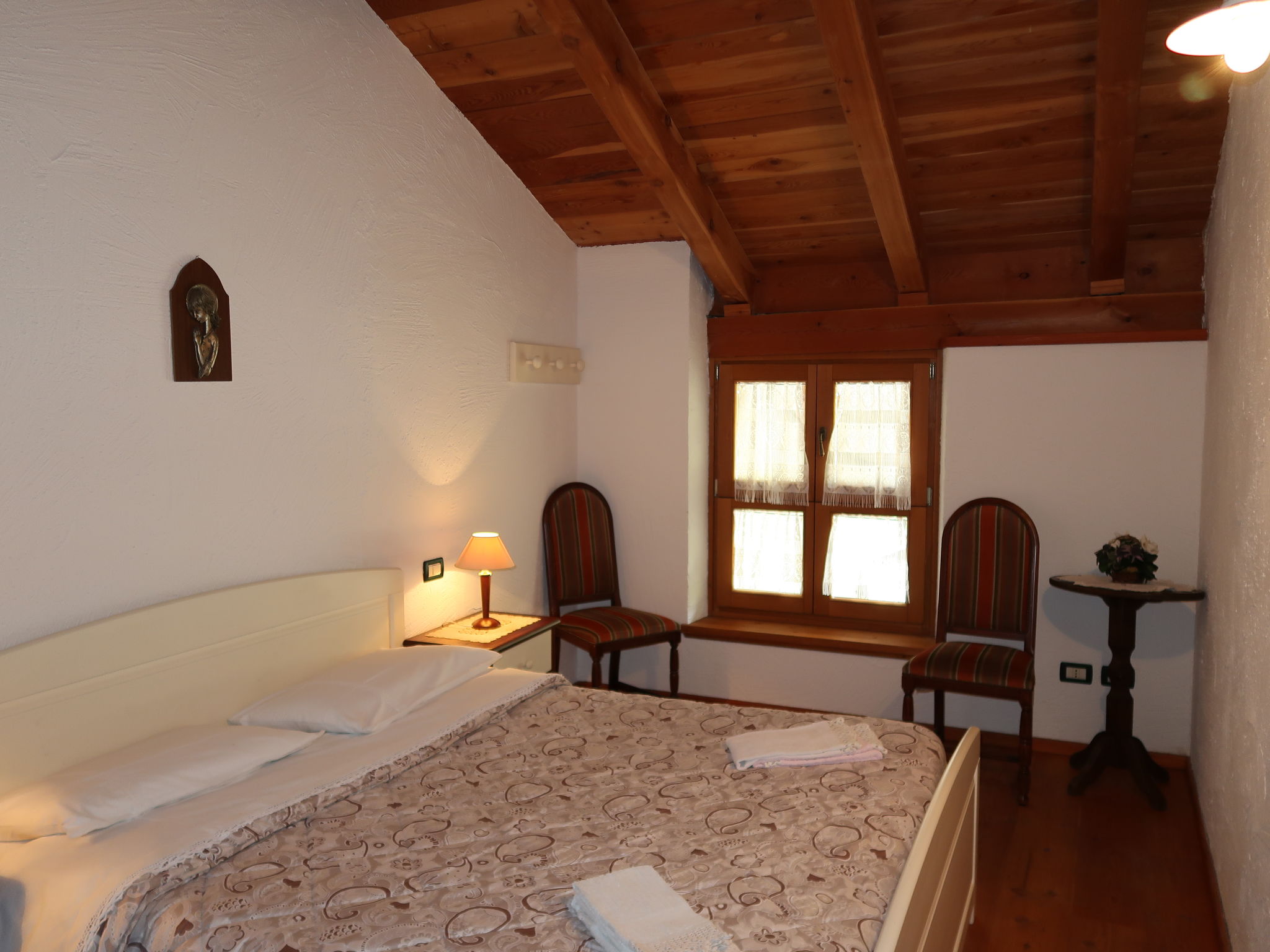 Photo 14 - Appartement de 2 chambres à Calceranica al Lago avec jardin et vues sur la montagne