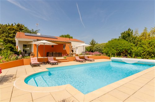 Foto 1 - Casa de 3 quartos em Les Sables-d'Olonne com piscina privada e vistas do mar
