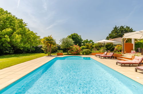 Foto 3 - Casa de 3 habitaciones en Les Sables-d'Olonne con piscina privada y jardín