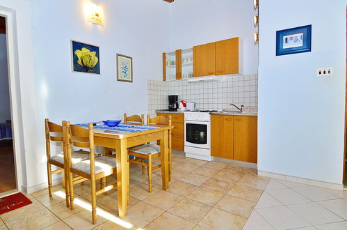 Photo 14 - 1 bedroom House in Rogoznica with swimming pool and garden