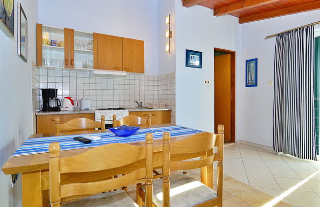 Casa de 1 quarto em Rogoznica com piscina e jardim - Foto 15