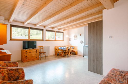 Foto 13 - Apartment mit 2 Schlafzimmern in San Giovanni di Fassa-Sèn Jan mit blick auf die berge