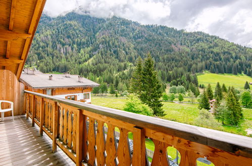 Foto 2 - Appartamento con 2 camere da letto a San Giovanni di Fassa-Sèn Jan con vista sulle montagne