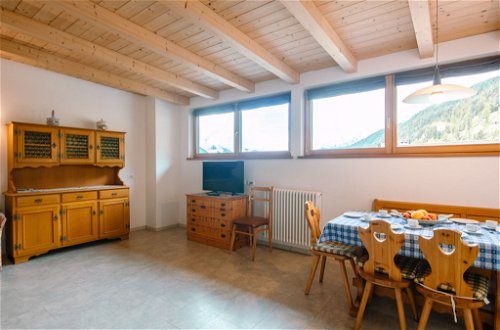 Foto 9 - Apartment mit 2 Schlafzimmern in San Giovanni di Fassa-Sèn Jan mit blick auf die berge