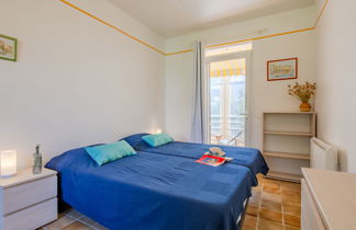 Foto 3 - Casa con 2 camere da letto a Fréjus con giardino e vista mare