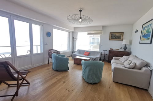 Foto 4 - Appartamento con 3 camere da letto a Saint-Malo con vista mare