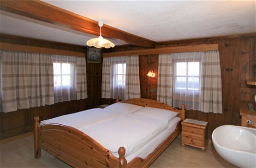 Foto 11 - Appartamento con 5 camere da letto a Hainzenberg con giardino e vista sulle montagne