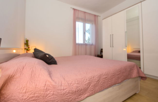 Casa de 5 quartos em Kali com jardim e terraço - Foto 8