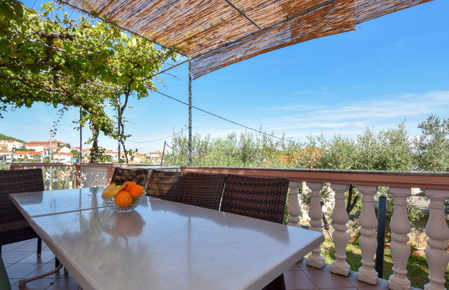 Casa de 5 quartos em Kali com jardim e terraço - Foto 3