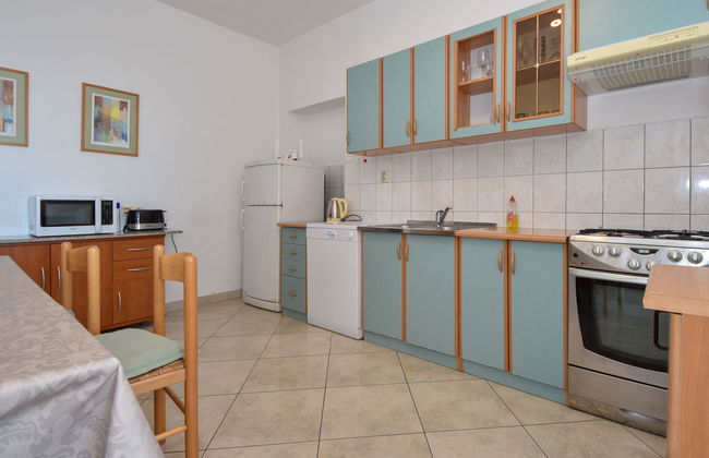 Casa de 5 quartos em Kali com jardim e terraço - Foto 6