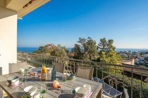 Photo 2 - Maison de 4 chambres à Fréjus avec piscine privée et vues à la mer