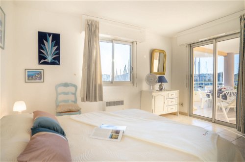 Foto 5 - Apartamento de 2 quartos em Fréjus com terraço e vistas do mar