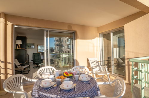 Foto 17 - Apartamento de 2 quartos em Fréjus com terraço e vistas do mar