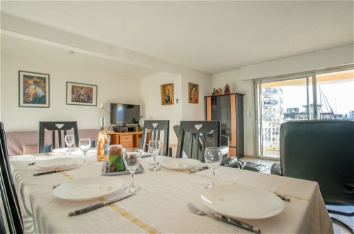Foto 4 - Appartamento con 2 camere da letto a Fréjus con terrazza e vista mare