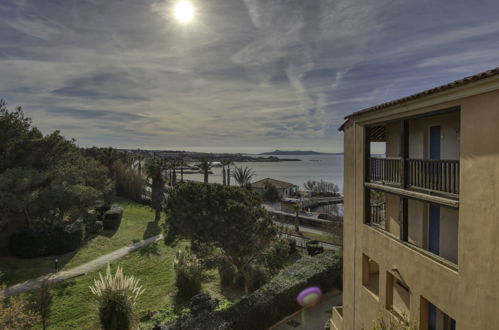 Photo 11 - 2 bedroom Apartment in Six-Fours-les-Plages with swimming pool and terrace