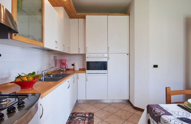 Casa de 4 quartos em Dongo com jardim e terraço - Foto 11