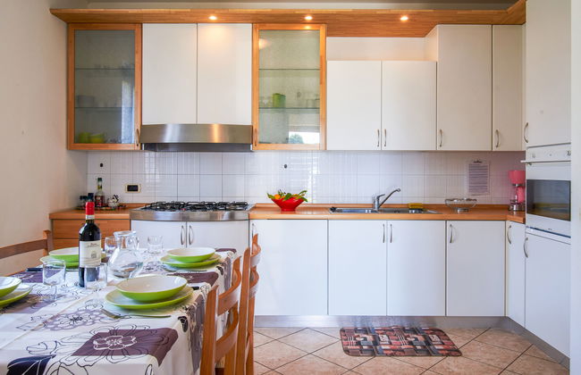 Casa de 4 quartos em Dongo com jardim e terraço - Foto 10