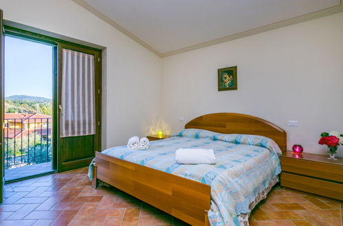 Photo 17 - 2 bedroom House in Gaiole in Chianti with swimming pool and garden