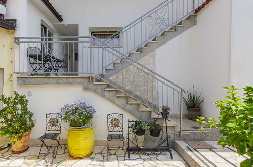 Foto 11 - Apartamento de 2 quartos em Umag com piscina e jardim