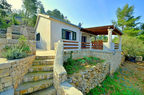 Photo 3 - Maison de 3 chambres à Vela Luka avec jardin et terrasse