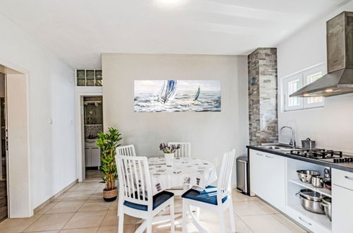 Photo 4 - 3 bedroom House in Vela Luka with garden and terrace