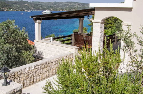 Photo 15 - 3 bedroom House in Vela Luka with garden and terrace