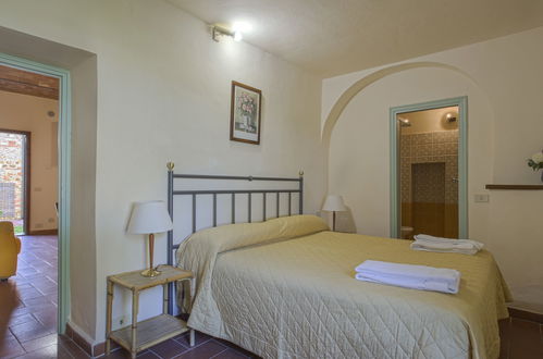 Photo 14 - 2 bedroom Apartment in Barberino Tavarnelle with swimming pool and garden