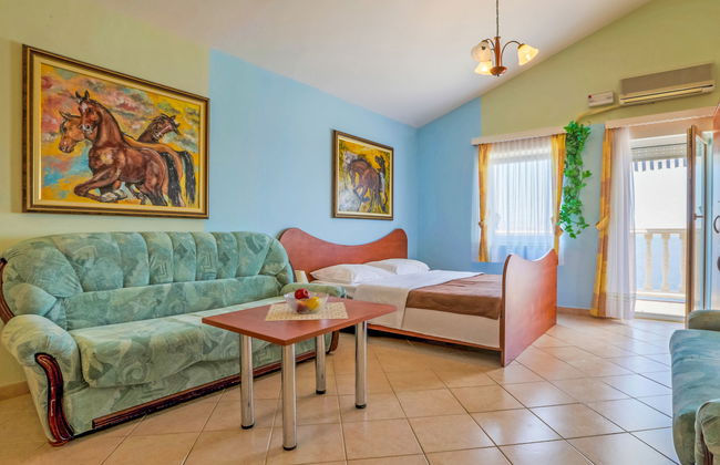 Appartamento con 2 camere da letto a Karlobag con piscina e terrazza - Foto 6