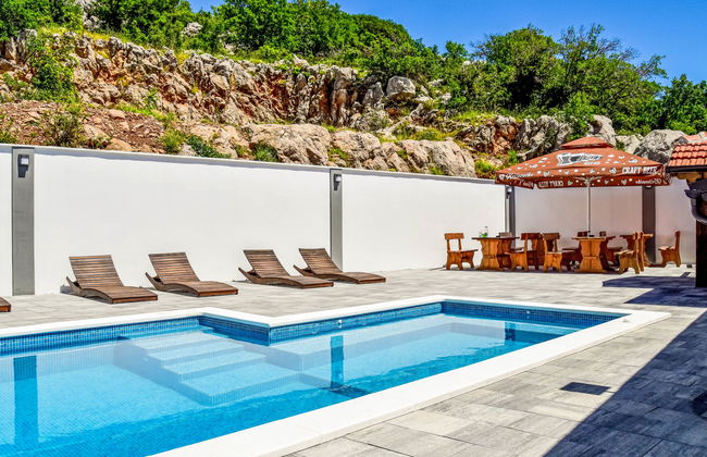 Appartamento con 2 camere da letto a Karlobag con piscina e terrazza - Foto 1