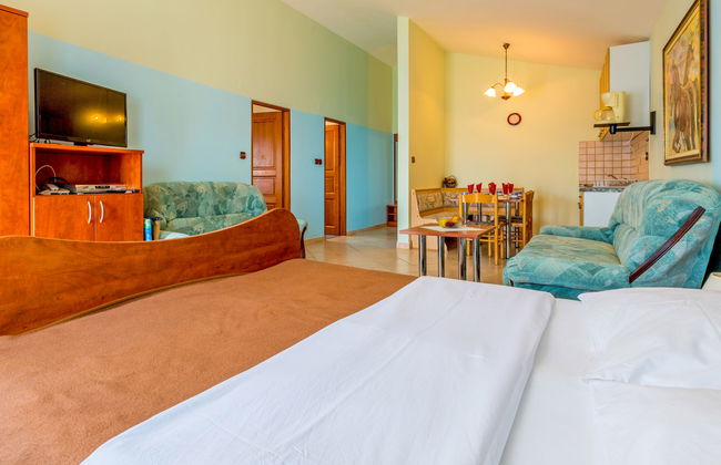 Appartamento con 2 camere da letto a Karlobag con piscina e terrazza - Foto 10