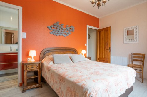 Foto 20 - Casa con 4 camere da letto a Cléder con giardino e vista mare