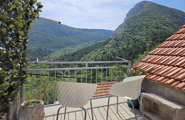 Casa de 4 quartos em Omiš com jardim e terraço - Foto 2
