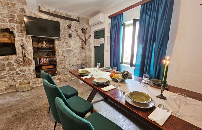 Casa de 4 quartos em Omiš com jardim e terraço - Foto 18