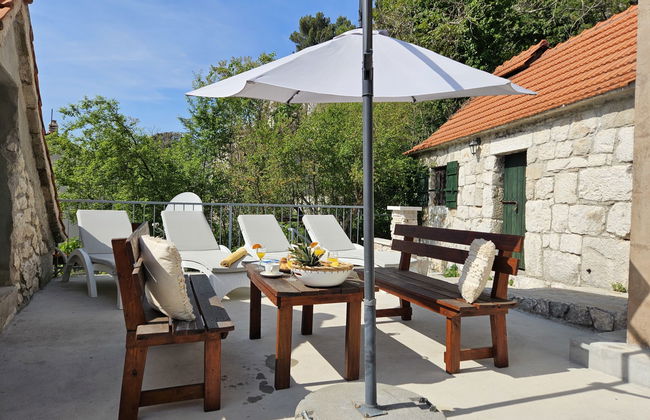 Casa de 4 quartos em Omiš com jardim e terraço - Foto 9