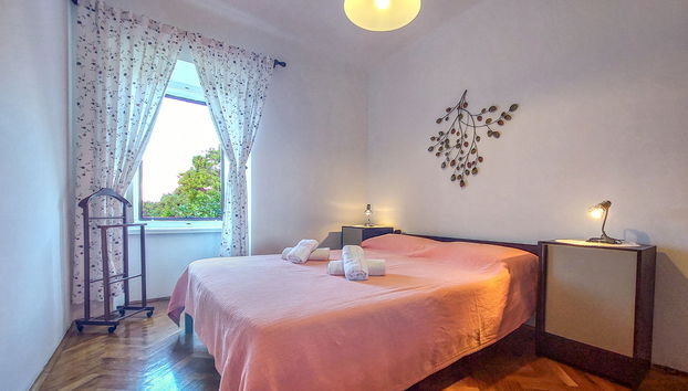 Casa de 2 quartos em Dobrinj com jardim e terraço - Foto 4