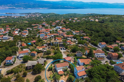 Foto 5 - Casa de 2 quartos em Dobrinj com jardim e terraço