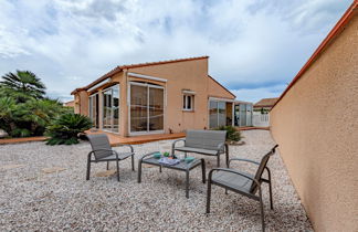 Photo 3 - 3 bedroom House in Le Barcarès with private pool and sea view