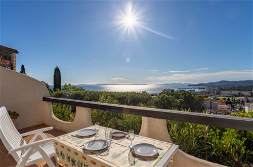 Photo 1 - 1 bedroom Apartment in Le Lavandou with terrace and sea view