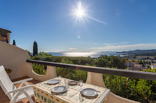 Foto 1 - Apartamento de 1 habitación en Le Lavandou con terraza y vistas al mar