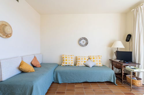 Photo 8 - 1 bedroom Apartment in Le Lavandou with garden and terrace