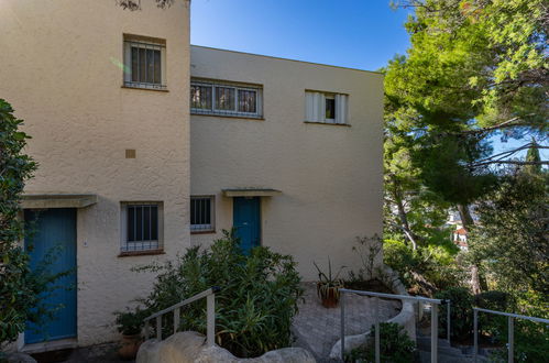 Photo 21 - Appartement de 1 chambre à Le Lavandou avec terrasse et vues à la mer