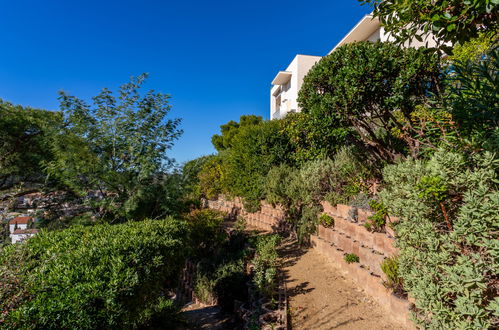 Foto 20 - Appartamento con 1 camera da letto a Le Lavandou con giardino e terrazza