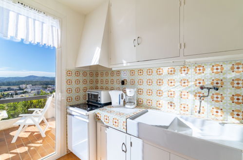 Foto 9 - Apartamento de 1 quarto em Le Lavandou com terraço e vistas do mar