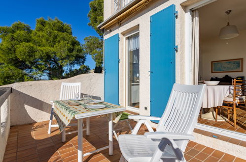 Photo 17 - 1 bedroom Apartment in Le Lavandou with garden and terrace