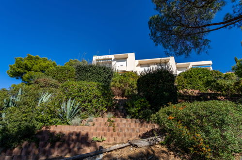 Photo 23 - Appartement de 1 chambre à Le Lavandou avec jardin et terrasse